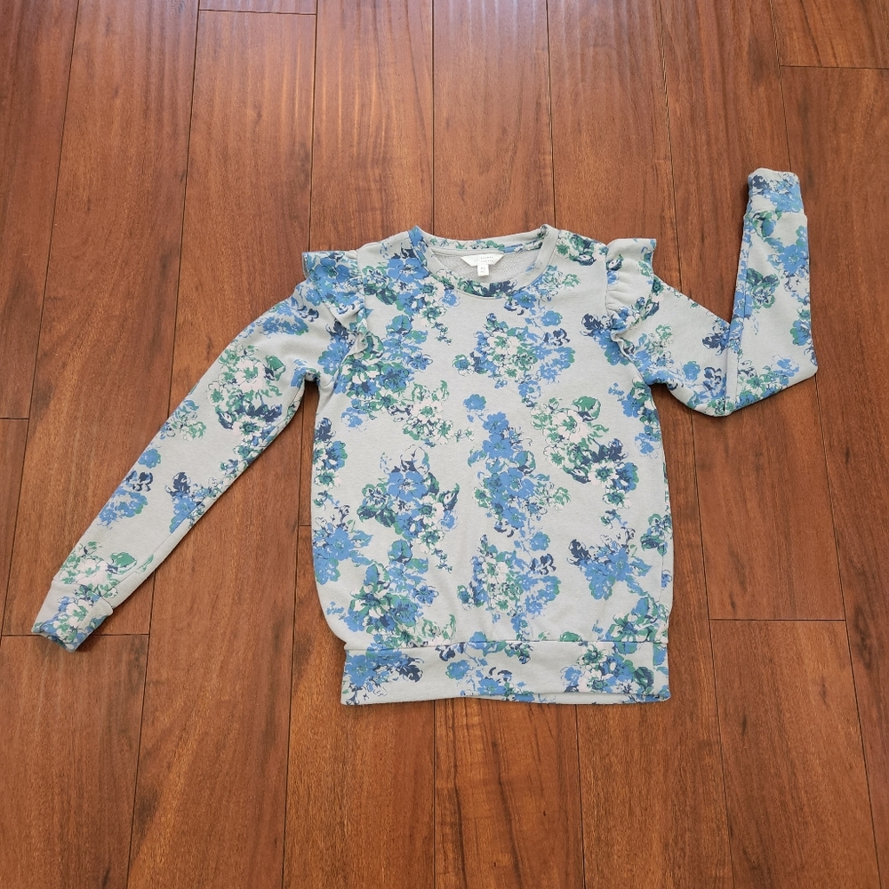LC LAUREN CONRAD CREW NECK SWEATER WITH FLORAL PRINT RUFFLE SHOULDER